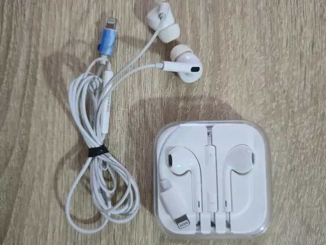 Наушники Apple, Бохтар (Курғон-Теппа)