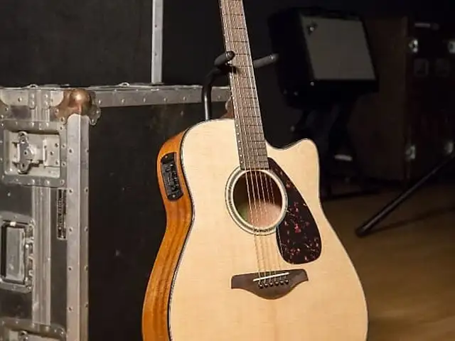 Электроакустическая гитара Yamaha FGX800C, Душанбе