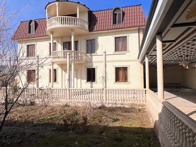 2 этажн. 10-комн. дом, 8 соток, Центр, рядом с кондитерской, Ёвон