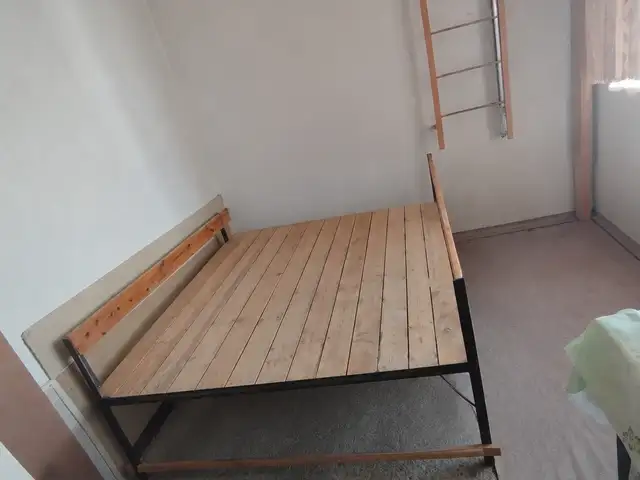 Тапчан, Исфара