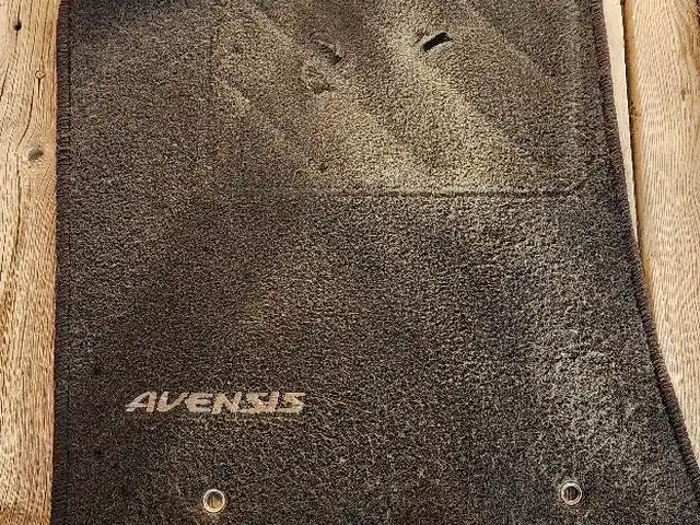 Полик Avensis для авто, Худжанд