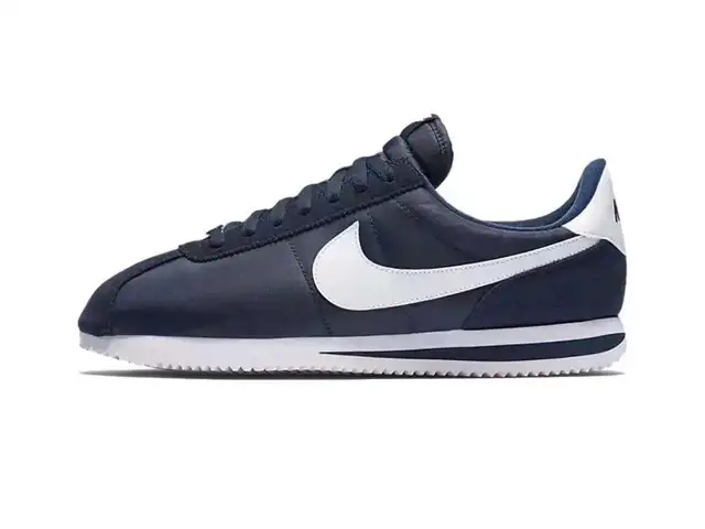 Кроссовки Nike, Худжанд