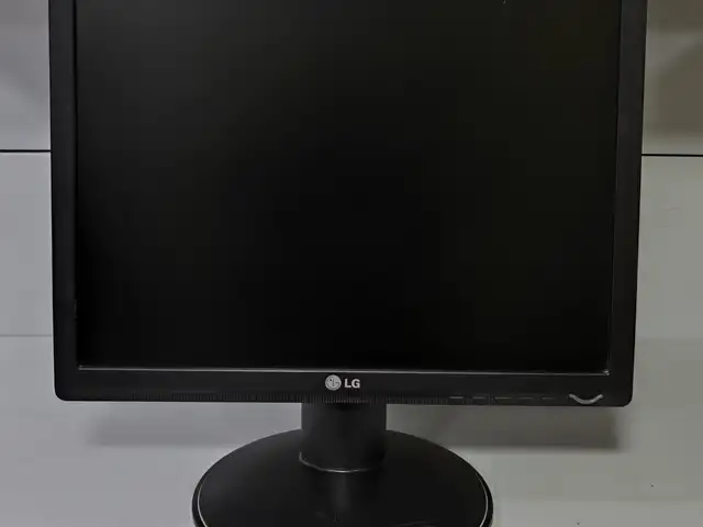 Монитор LG Flatron L1734S 17 дюймов, Душанбе