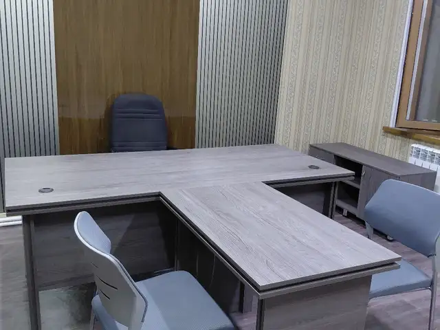 Руководительний стол, Худжанд