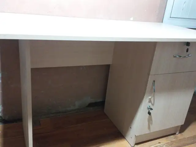 Стол с замком, Хуҷанд