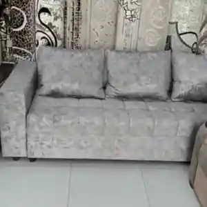 Диван с подушками, Душанбе