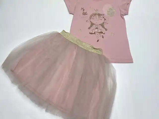 Двойка футболка и юбка, Душанбе