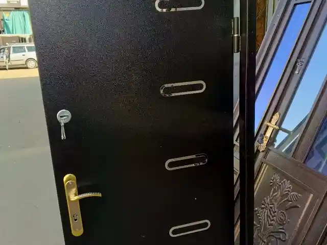 Дверь, Душанбе
