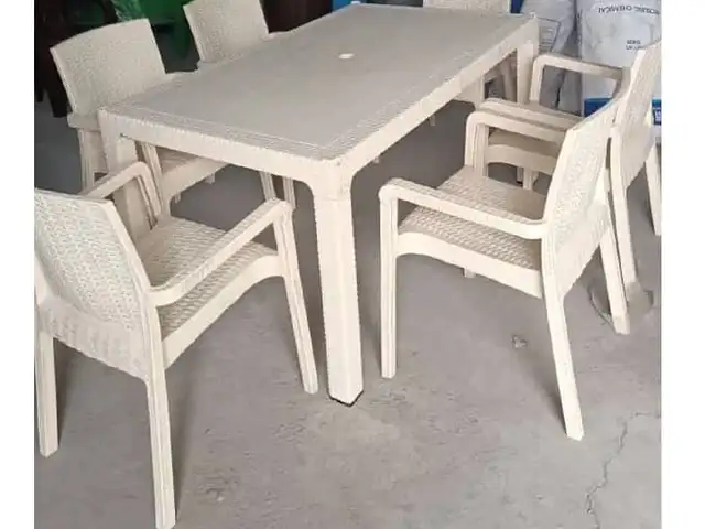 Стол и стулья, Душанбе