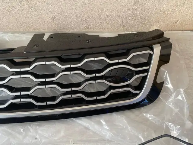 Решетка радиатора LAND ROVER, Душанбе