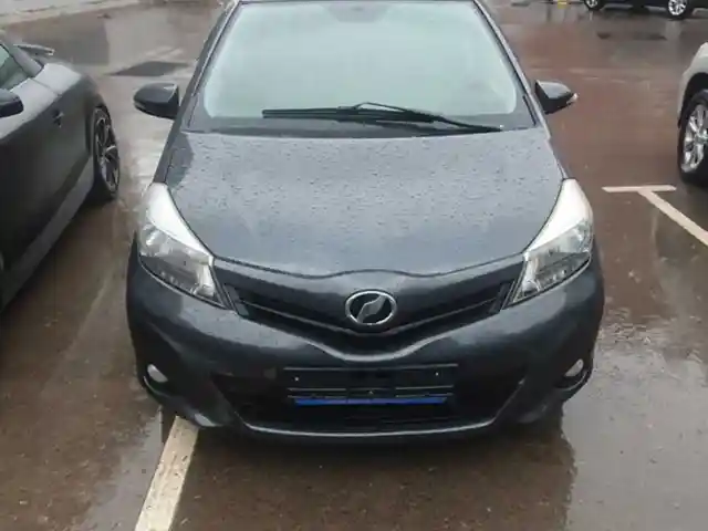Лобовое стекло от Toyota Vitz 2011-2016, Душанбе