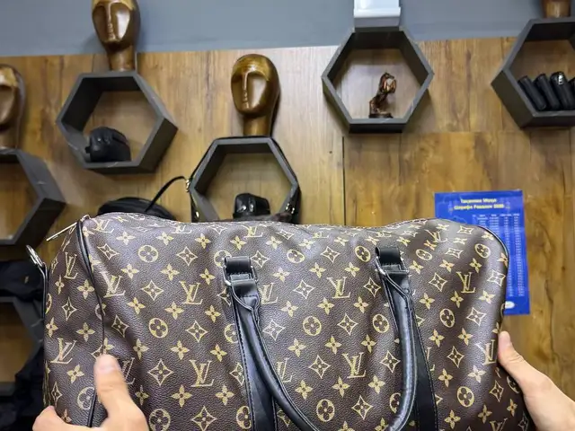 Мужская кожаная сумка из бренда Louis Vuitton, Душанбе - 2
