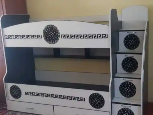 Двухъярусная кровать, Душанбе