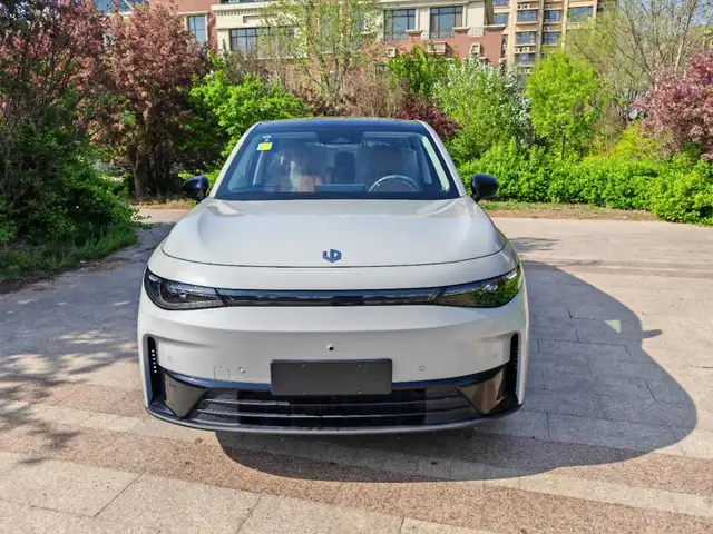 Leapmotor C10