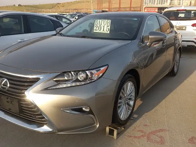 Lexus ES series
