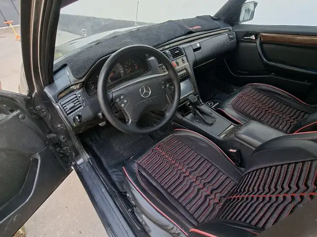 Mercedes-Benz W124