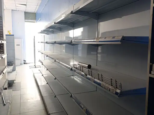 Стеллажҳои оҳанин, Душанбе