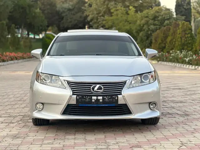 Lexus ES series