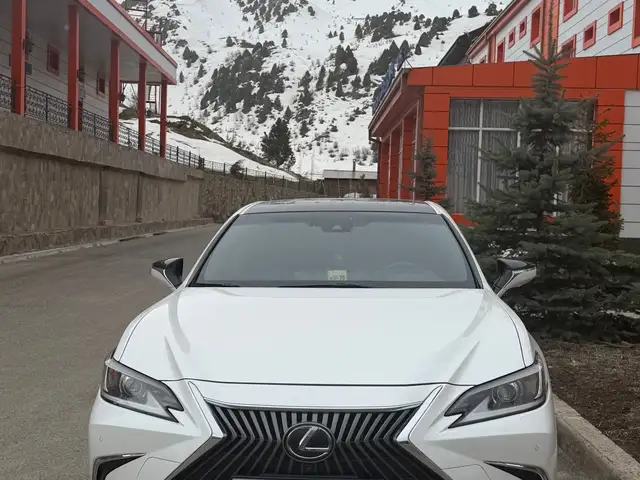 Lexus ES series