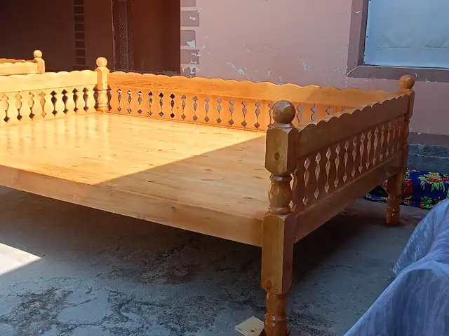 Тапчан, Бобоҷон Ғафуров