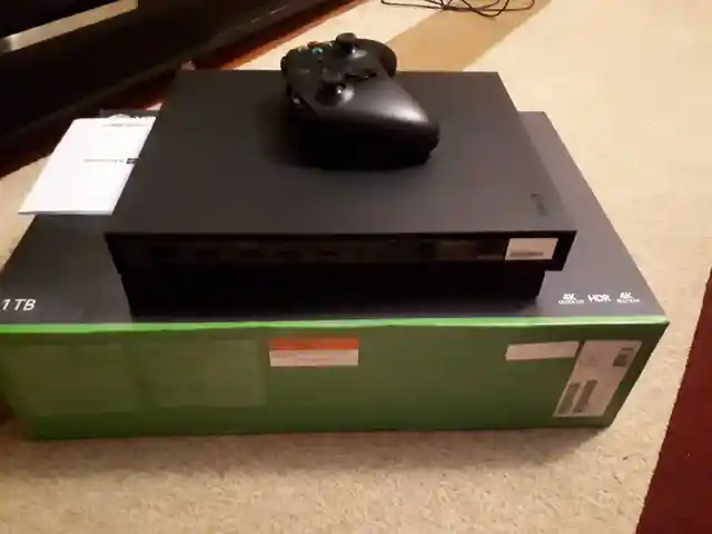 Игровая приставка Xbox One X 4K 1Tb-2 джойстика+7games, Душанбе