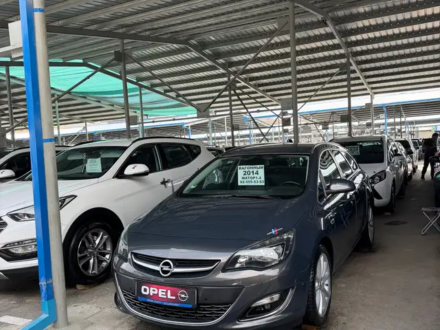 Opel Astra J