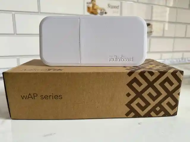 Точка доступа MikroTik wAP LTE kit, Душанбе