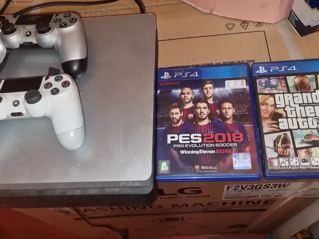 Игровая приставка Sony PS4 slim 1TB, Худжанд
