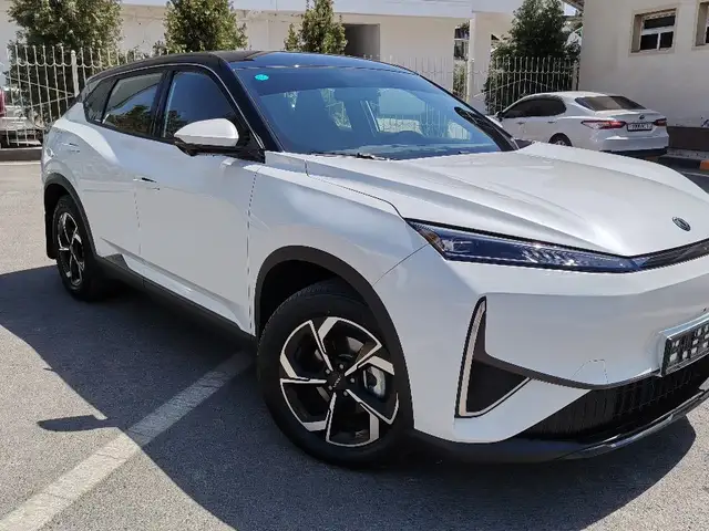 Dongfeng L7
