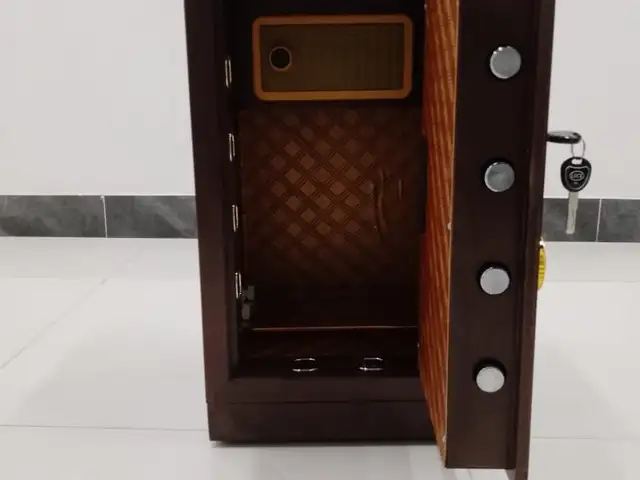 Сейф шанше 70, Душанбе