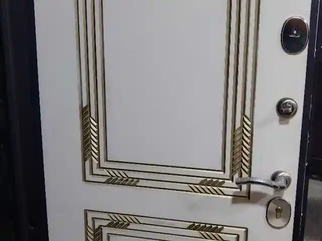 Дверь, Душанбе