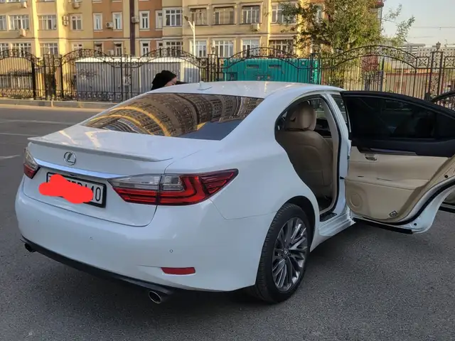 Lexus ES series