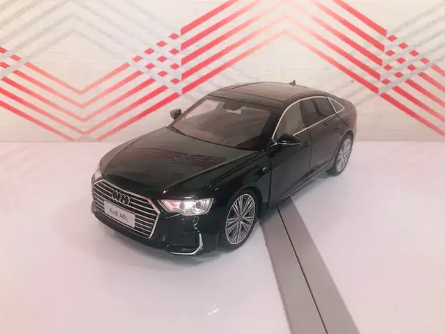 Коллекционная машинка AUDI A6L, Худжанд
