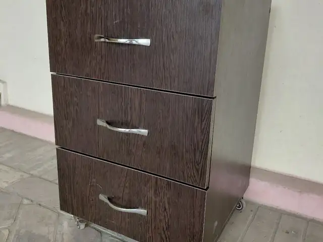 Тумба с ящиками, Худжанд