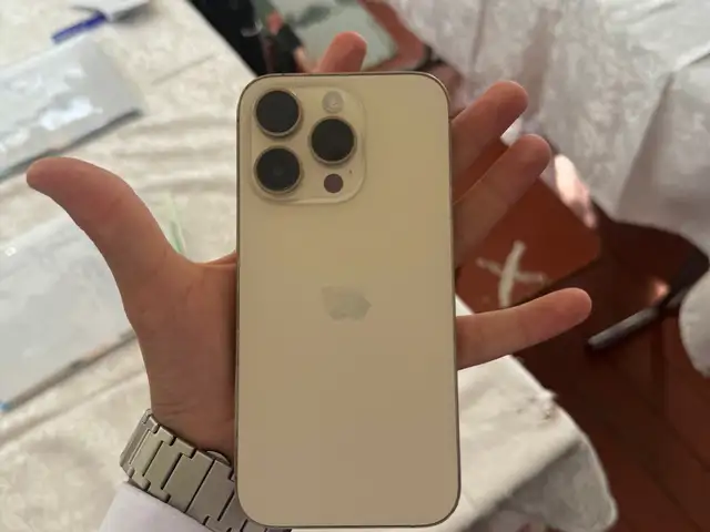 Apple iPhone 14 Pro, 128 gb, Gold, Хуҷанд