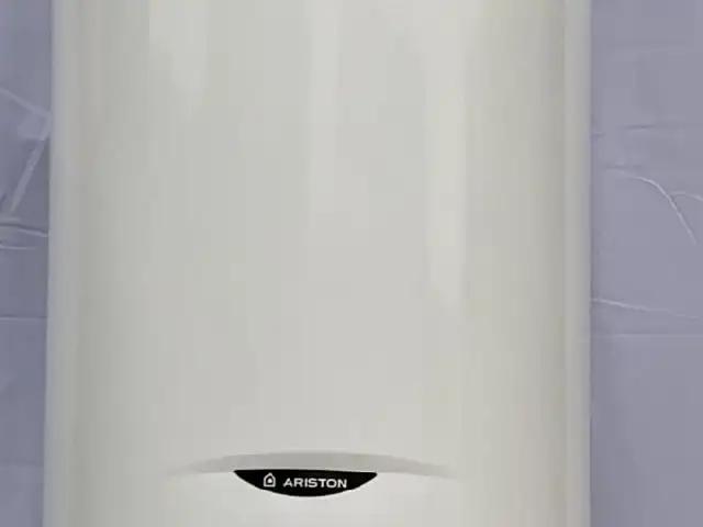Водонагреватель Ariston 80л., Душанбе