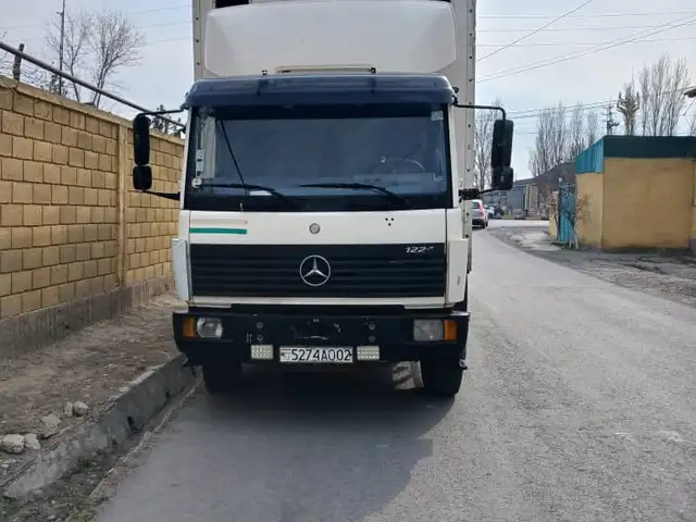 Бортовой грузовик mercedes-benz Atego,1998, Худжанд