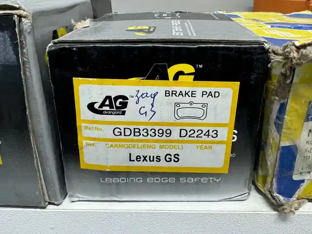 Задние тормозные колодки на Lexus GS AG, Душанбе