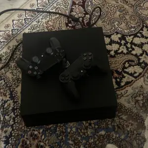 Игровая приставка Sony PlayStation 4 Pro, Душанбе