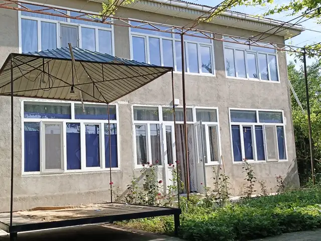 2 этажн. 9-комн. дом, 6 соток, ул. Б.Рахимзода 32а, Турсунзода