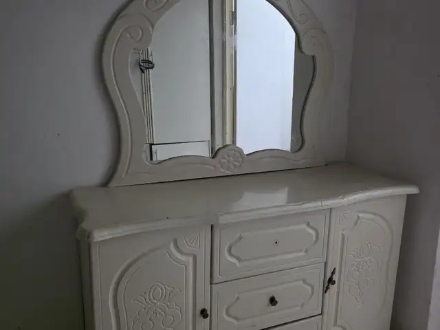 Трюмо, Душанбе