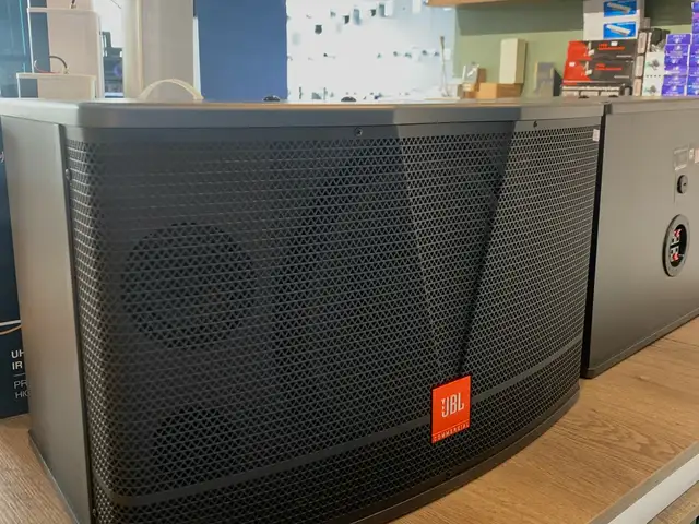 Колонка JBL, Хуҷанд
