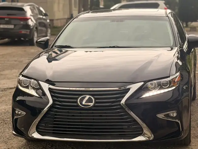 Lexus ES series
