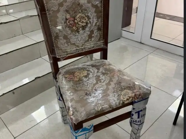 Стули версачи, Душанбе