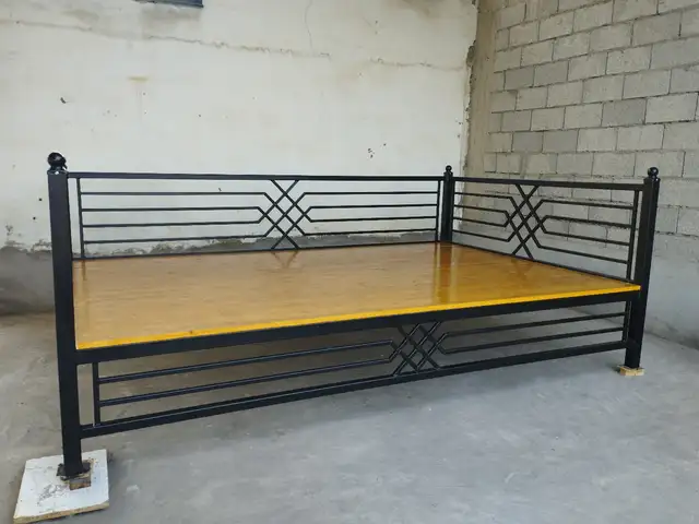 Тапчан, Исфара