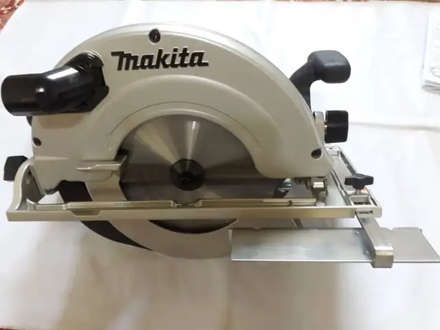 Циркулярная пила дисковая Makita 5903R 2000 Вт, 235 мм, Бохтар (Курган-Тюбе)