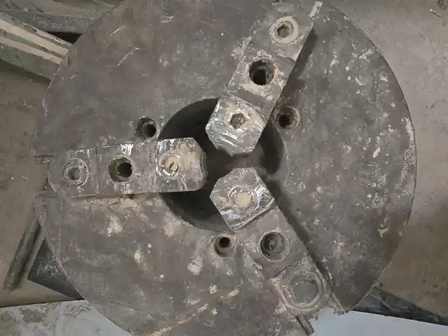 Патрон для токарного станка, Худжанд