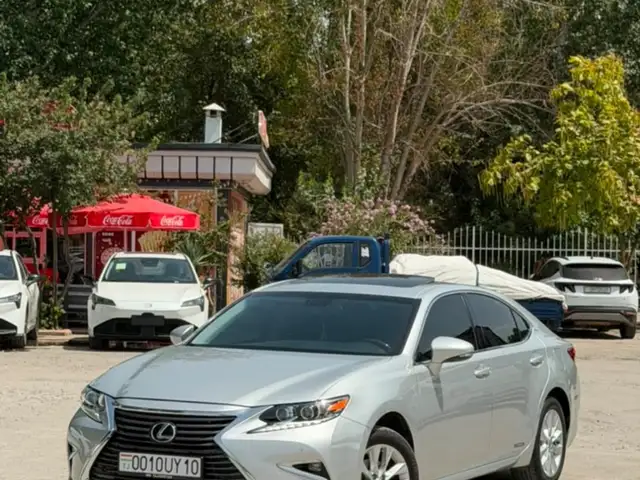 Lexus ES series