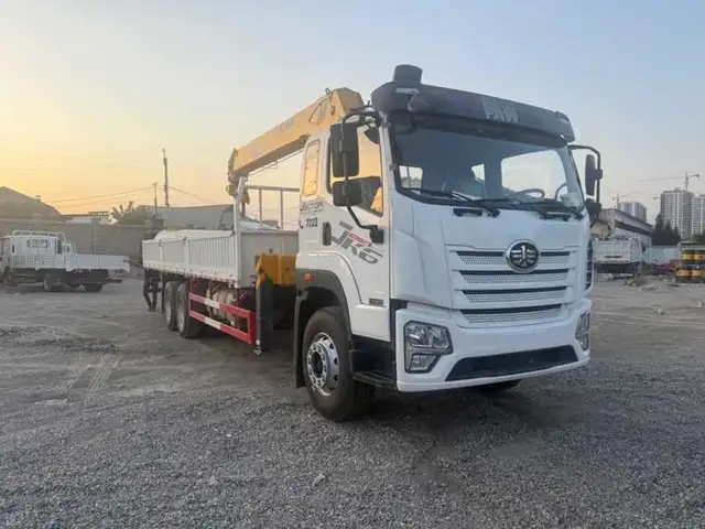 Манипулятор FAW кран XCMG 12.5T, Душанбе