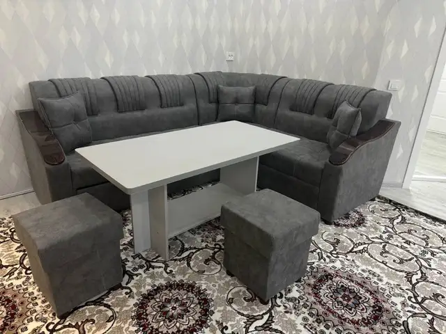 Диван и кресло, Хуҷанд